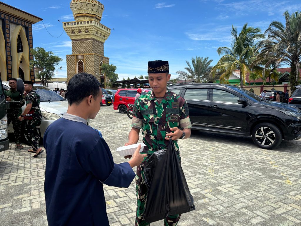 YONIF TP 804/DBAY TEBARKAN KEBAIKAN MELALUI JUM’AT BERKAH DAN MINGGU BERKAH