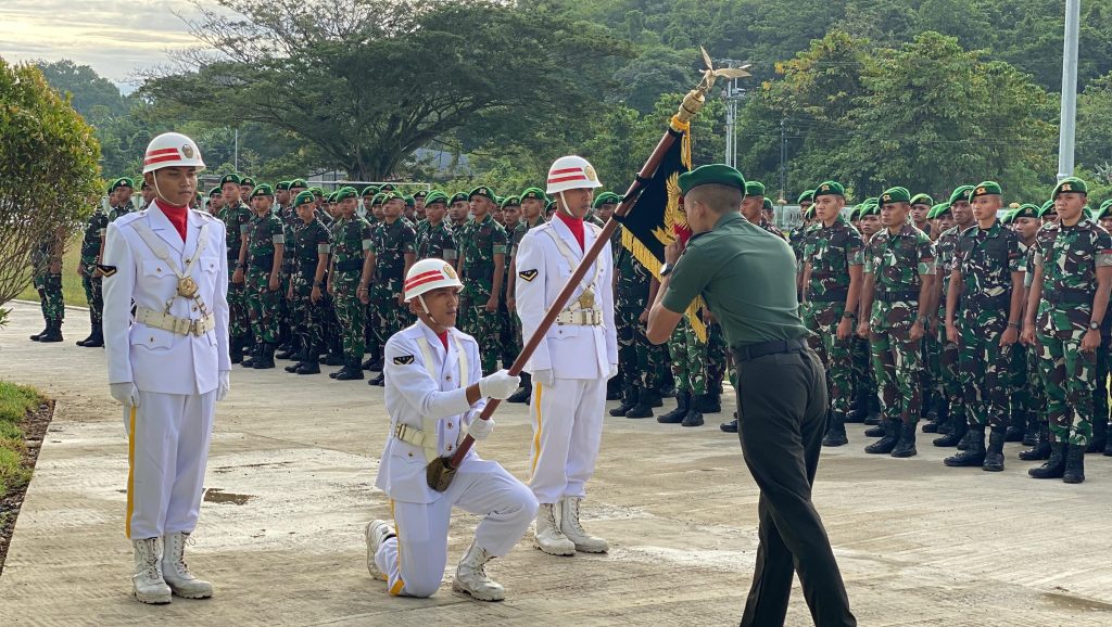 UPACARA TRADISI PINDAH SATUAN YONIF TP 804/DBAY, IRINGI LANGKAH PENGABDIAN KE SATUAN BARU